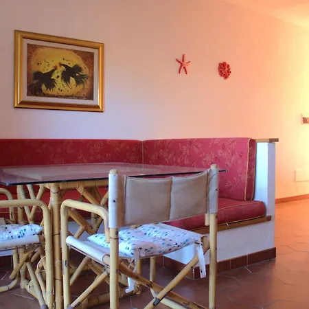 Sardinia Garden Retreat アパート *